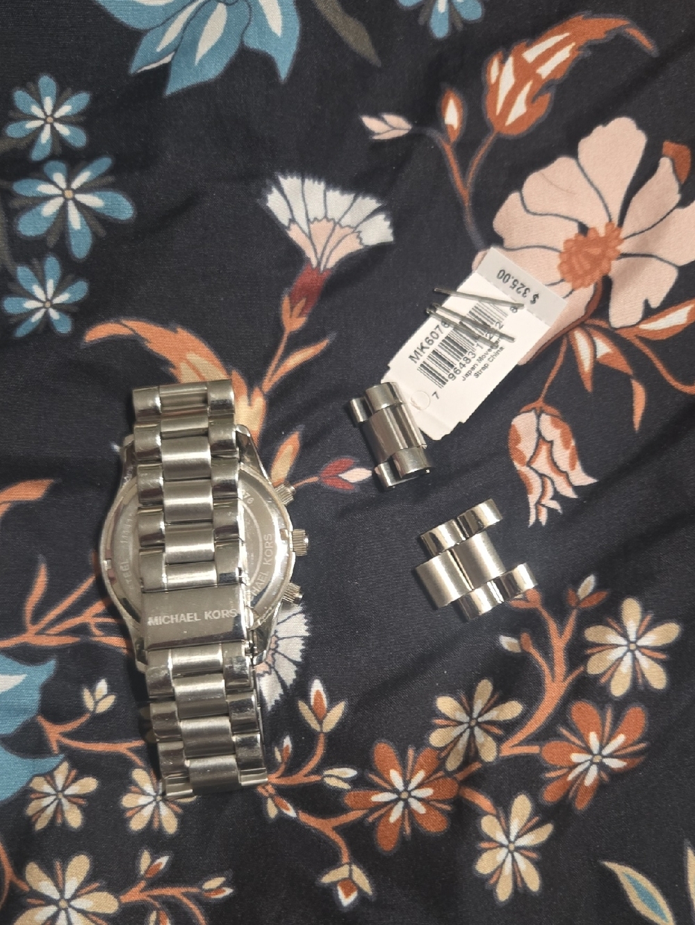 Michael Kors Watch - Picture 4 of 4